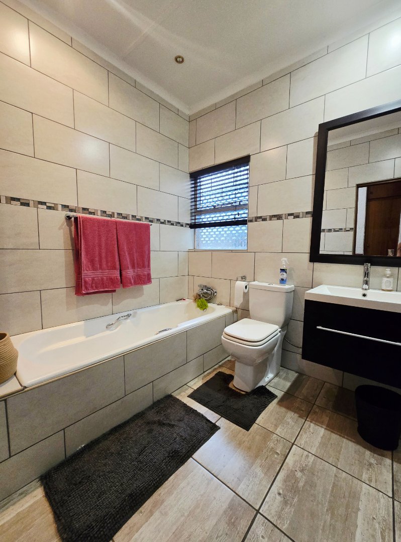 3 Bedroom Property for Sale in La Hoff North West